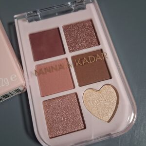 🎀 3 For $15 Manna Kadar Glam Eyeshadow Palette - Rose and Cocoa Hues